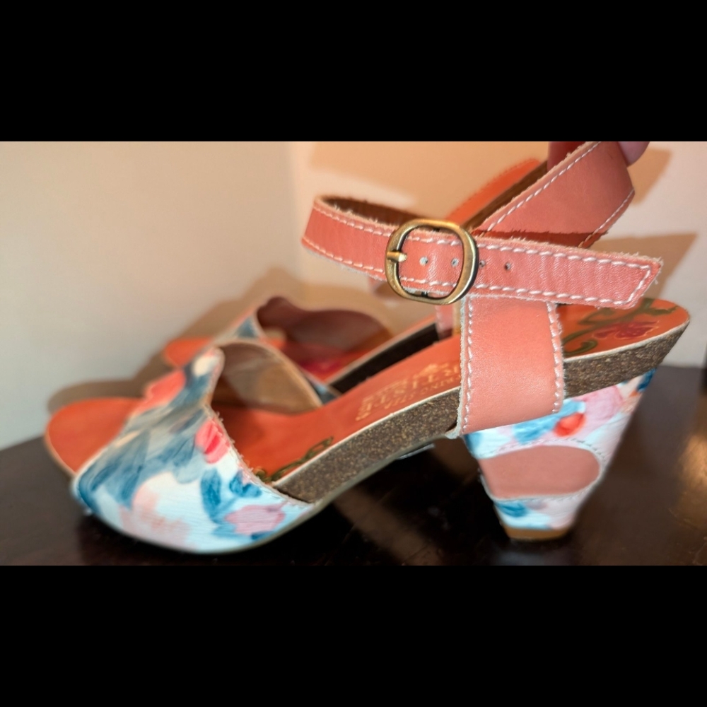 L'Artiste Spring Step Tan Multi Floral Leather Heeled Sandals - Size 40